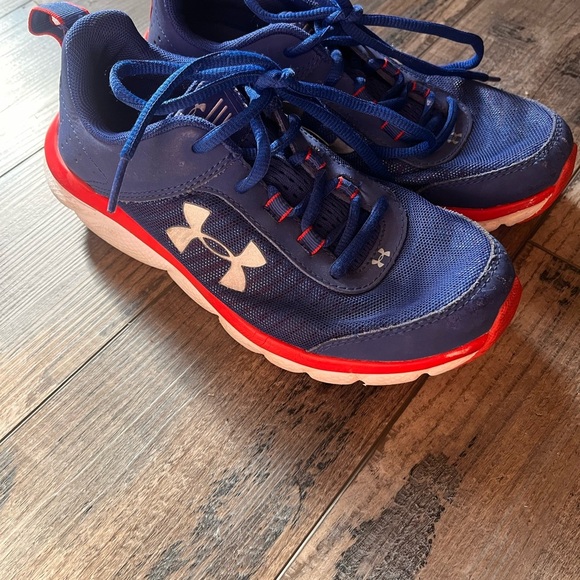 Under Armour Kids Blue and Red Athletic Shoes

BUNDLE LETS MAKE A DEAL 😁 - Picture 1 of 2